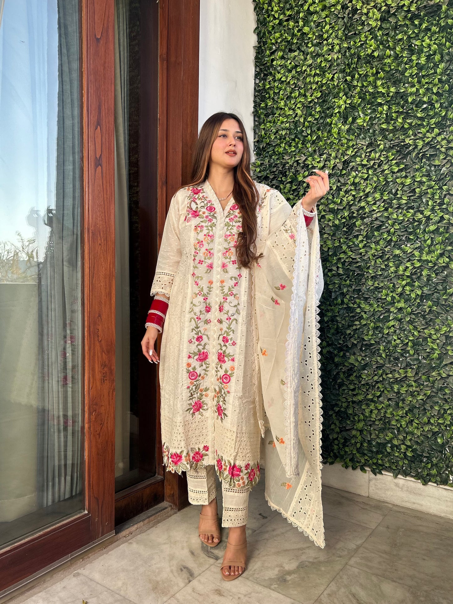 "Classic Off-White Pakistani Cotton 3-Piece Kurta Set with Heavy Embroidery"
