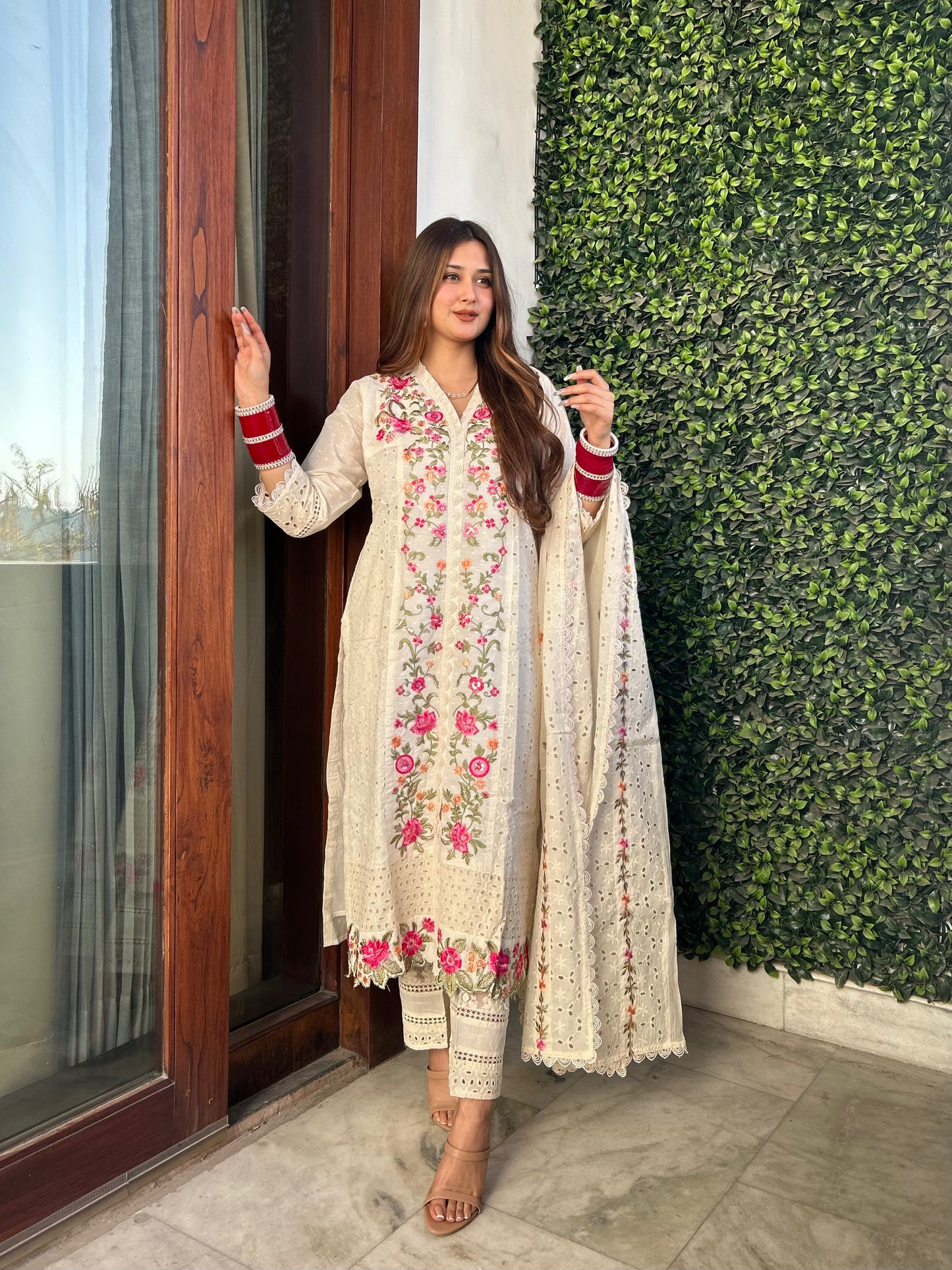 "Classic Off-White Pakistani Cotton 3-Piece Kurta Set with Heavy Embroidery"